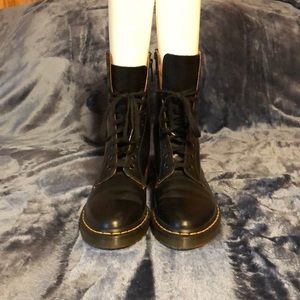 Dr. Martens Alix boot. Pointed toe. Size 8